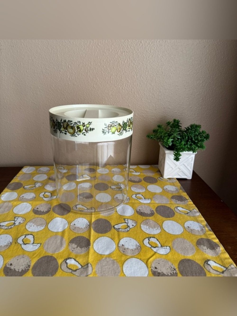 Vintage Pyrex Spice of Life circular storage canister with lid